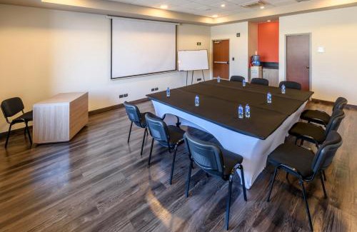 Calle 26 Hotel | City Express Junior by Marriott Bogota Aeropuerto