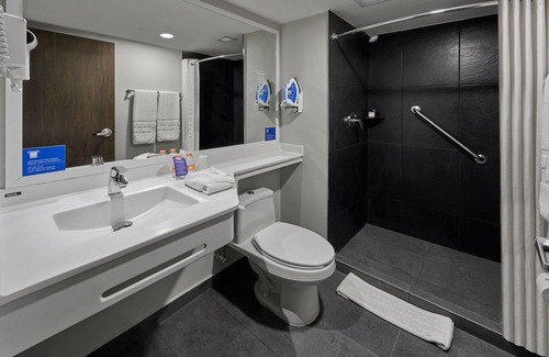 Lomas de Santa Fe Hotel | City Express Plus by Marriott Ciudad de México Santa Fe