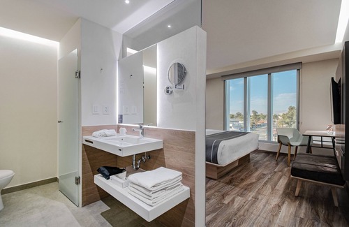 Mexicali Hotel | City Express Plus by Marriott Mexicali