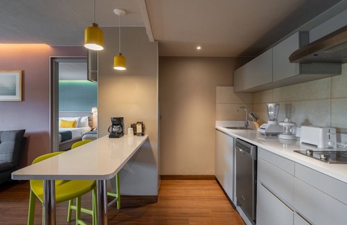 Jurica Hotel | City Express Suites by Marriott Querétaro