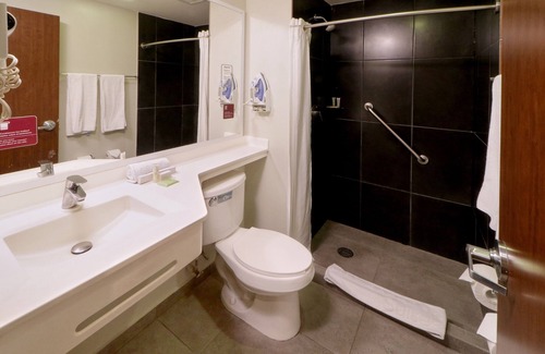Lomas de Santa Fe Hotel | City Express Suites by Marriott Ciudad de México Santa Fe