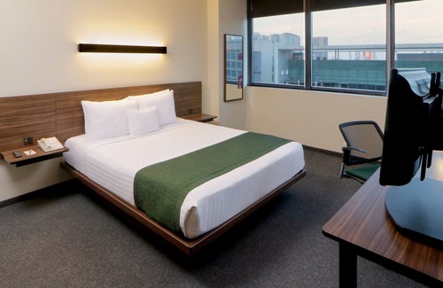 Lomas de Santa Fe Hotel | City Express Suites by Marriott Ciudad de México Santa Fe