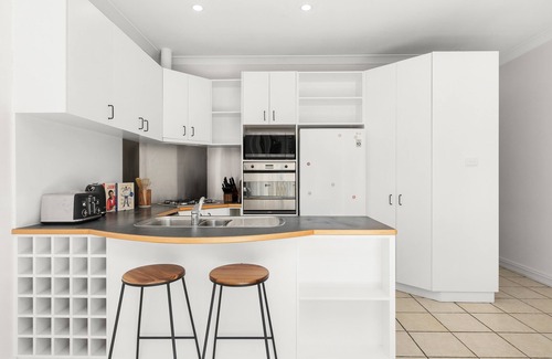 Kensington Casa | City Fringe 2 Bedroom House with Free Parking
