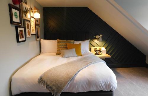 Exeter Hotel | City Gate
