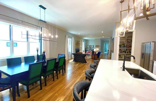 Wilmont Casa | City Gem Nestled In The Woods