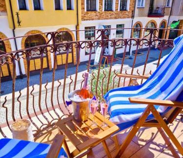 West Pomeranian Voivodeship Apartamento | City Hall Bliss Suite - Premium Apartament z Balkonem i Widokiem na Ratusz