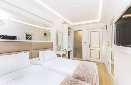 Emin Sinan Hotel | City Hall Hotel