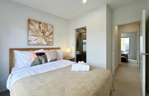 Grey Lynn Casa | City Haven Retreat - Stylish 2BR Townhouse vs AC & Backyard