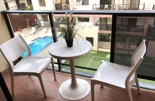 Perth Central Business District Apartamento | City & lakeside with free parking, pool and 10 mins walk into the City