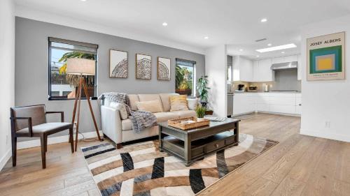 Silver Lake Casa | City Living by AvantStay Large Outdoor Area