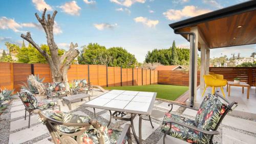 Silver Lake Casa | City Living by AvantStay Large Outdoor Area