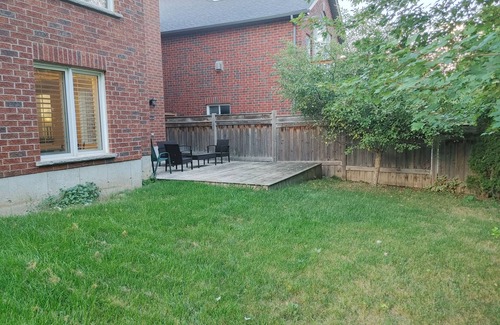 Innisfil Apartamento | City living in Cottage Country with all season activities