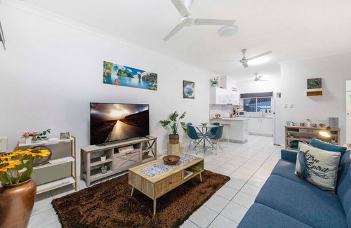 Alawa Apartamento | City Living: Modern ~ OutdoorDining ~ Private Yard