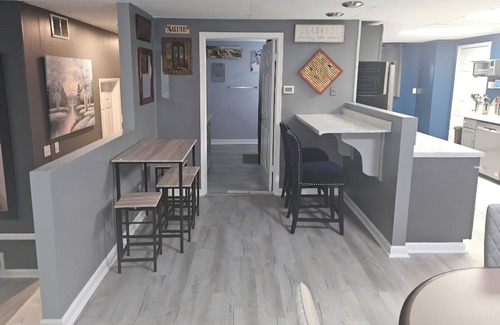 South Hills Casa | City Living—sleeps 12 15-20 mins from Acrisure Stadium, PNC Park, Mt Washington