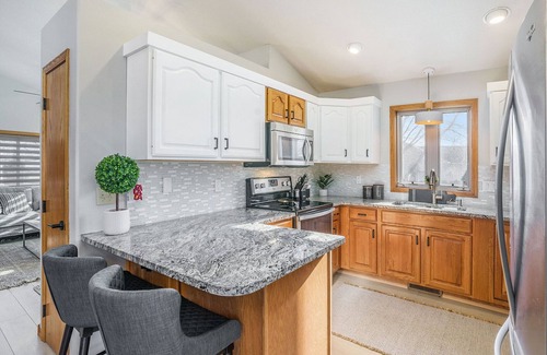 Sioux Falls Casa | City Lodge -Beautiful 10 Person Home Near the Mall