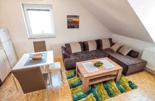Siska District Apartamento | City Modern and Vibrant Apartments Ljubljana - One Bedroom Apartment