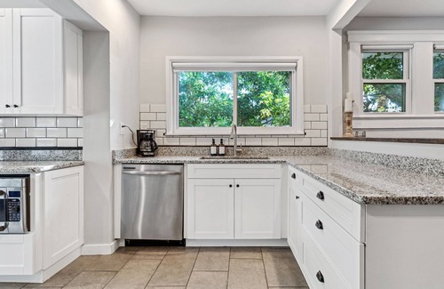 Tampa Heights Casa | City Oasis - Centrally located, family-sized house w/ pool & sun room