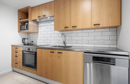 Christchurch City Centre Cabaña | City Park Retreat - Christchurch Holiday Apartment