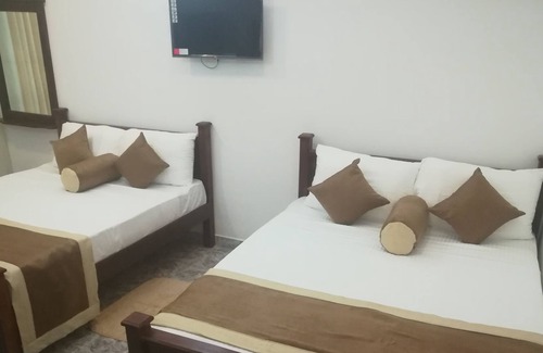 Anuradhapura Hotel | City Royal White Tourist Rest