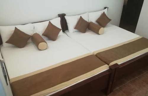 Anuradhapura Hotel | City Royal White Tourist Rest