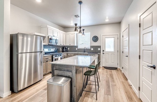 Central Oklahoma City Casa | City Serenity | 3BD 2BA Townhome
