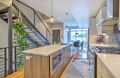 West Colfax Casa | City Skyline Views: Upscale Denver Townhome