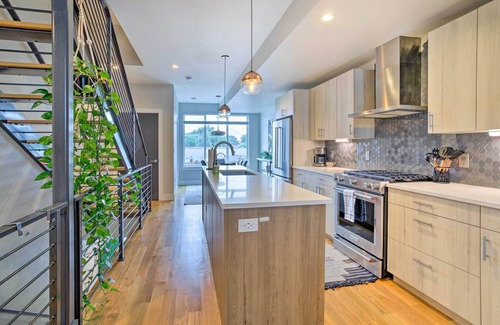West Colfax Casa | City Skyline Views: Upscale Denver Townhome