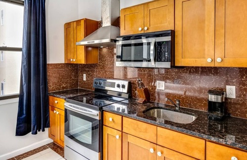 Chinatown Apartamento | City Stay in Style! Steps Away From Reading Terminal