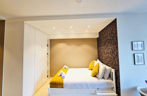 Ville Haute Apartamento | City studio with outdoor vibes- MONT24