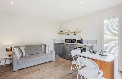 Toppesfield Cabina | City to Country Retreat Luxury Lodge With Hot Tub