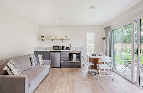 Toppesfield Cabina | City to Country Retreat Luxury Lodge With Hot Tub