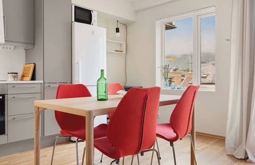 Arstad Apartamento | City Traveller I Balcony, Workspace & Elevator