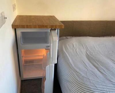 Corby Casa | City Vacations Corby 4 separate room house