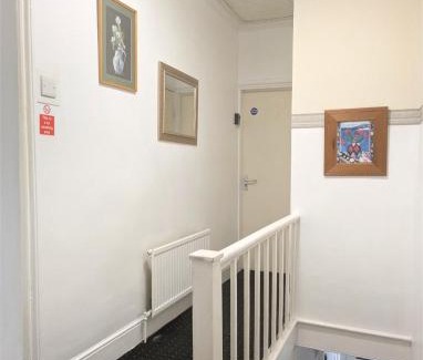 Kettering Casa | City Vacations Kettering free WiFi for ' Short & Long stays ' Shared bathroom & Shared Kitchen Single room for 1 Adult