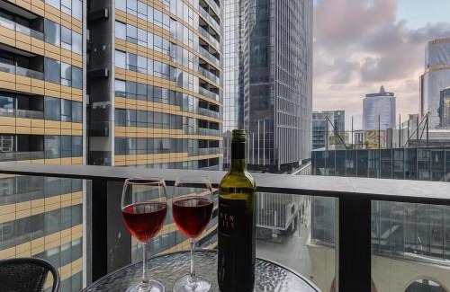 Docklands Apartamento | City Vibes With City Views - Pool, Gym, Yoga - Super Central