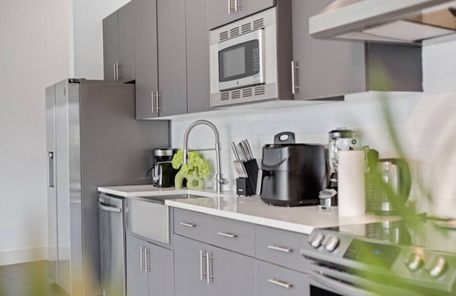 Cedars Apartamento | Cozy loft style 2BR I Gym I Parking I Workspace