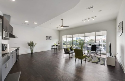 Cedars Apartamento | Cozy loft style 2BR I Gym I Parking I Workspace