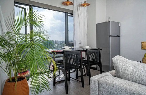 Westlands Apartamento | City view ｜2 Bedroom & Study｜Gym & Pool