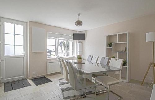Isigny-sur-Mer Casa | City View Family Retreat