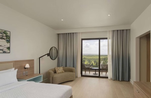 La Romana Hotel | Stay by the Sea – Beach Access, Pool & Near La Romana’s Top Historic Attractions