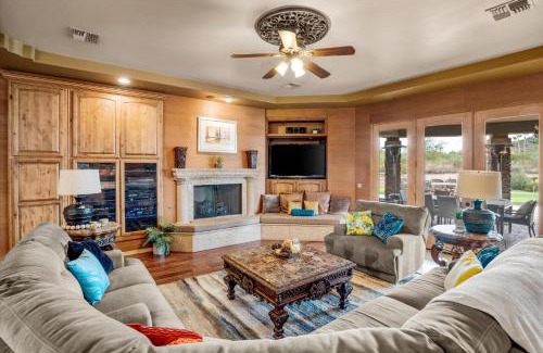 East Mesa Casa | City View Manor