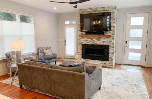 Five Points East Casa | City View- near Downtown, Capital, NC State