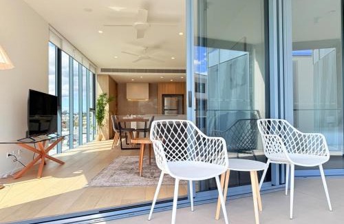West End Apartamento | City View Retreat 2BR 2BA Sofa Bed Free Parking