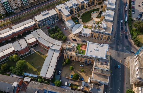 Cambridge Apartamento | City View Terrace - 2 bed suite, jacuzzi & parking