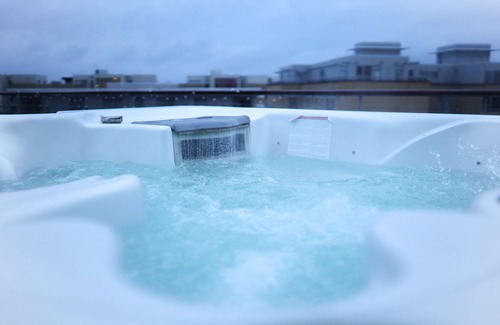 Cambridge Apartamento | City View Terrace - 2 bed suite, jacuzzi & parking