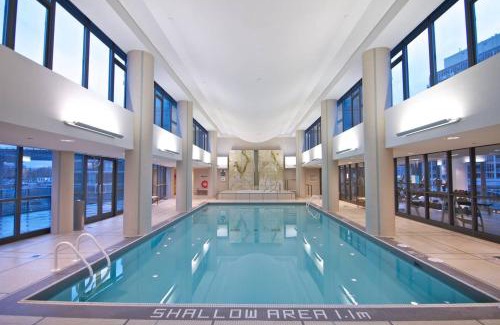 Fort York Apartamento | City View Towers - Steps to CN Tower - Pool & Hot tub - Free Parking