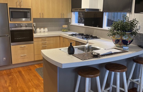 Dunedin City Centre Casa | City Views on Rattray, Large and luxurious close to town