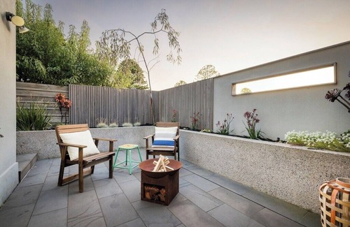 Warrnambool Casa | City Views on Williams. Luxurious Townhouse with free Wifi & Netflix