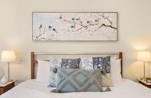 Perth Central Business District Apartamento | City Views & Resort-Style Living Pool Tennis & Parking