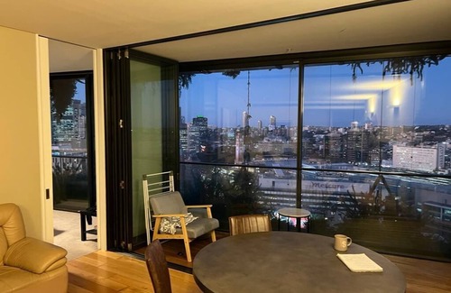 Chippendale Apartamento | City Views W/pool Walking Distance to Darling Harbour
